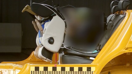 The Chipolino Olympus i-Size with an eleven-kilogram dummy.