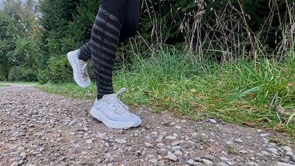 Bei einem lockeren Lauf wird klar: Der Schuh ist komfortabel und kann noch einiges mehr.