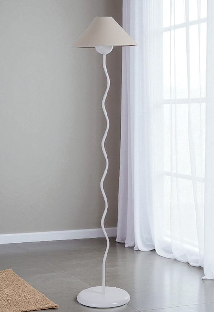 Die geschwungene Form bringt Abwechslung in schlichtes Design.