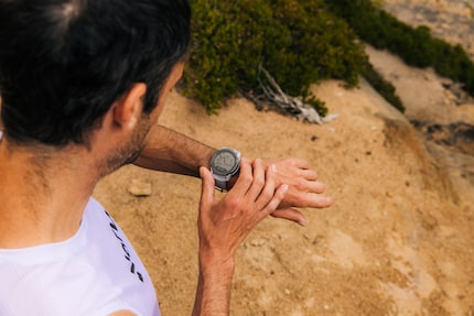 Coros met clairement l'accent sur les sports d'endurance et de montagne avec l'Apex 4