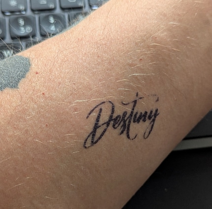 Während bei mir die Schrift gut herauskam und sich erst nach zwei Wochen langsam auflöste.