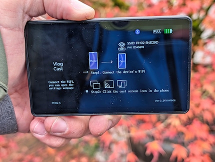 Sobald ich den Screen einschalte, ist eine Kurzanleitung ersichtlich.