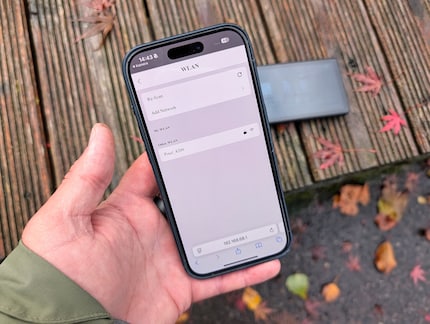 Die drahtlose Verbindung führt per QR-Code über eine Webseite.
