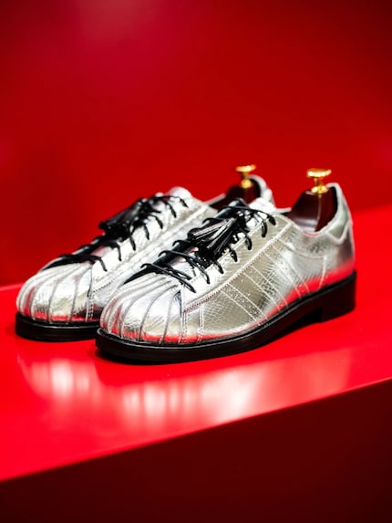 Adidas x Clot Superstar Dress in Silber.