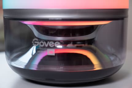 Das LED-Licht wird im Sockel reflektiert.