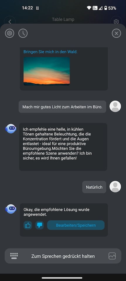 Als Arbeitslicht stellt er beispielsweise ins Gelb-Grünliche waberndes Licht ein.