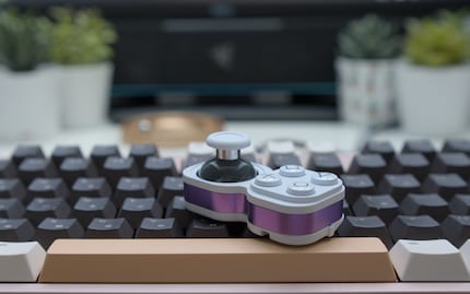 De sticks zijn nu voorzien van Hall-effect technologie.