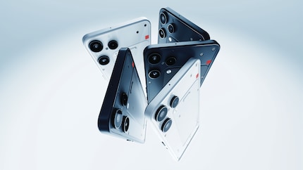 Despite three «lenses» on the back, the phone (3a) only has two cameras.