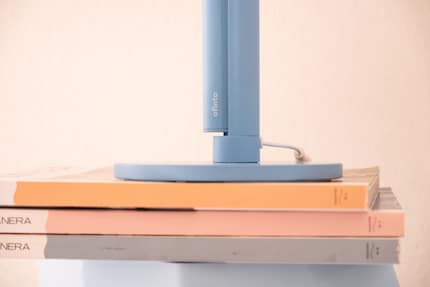 Wer Minimalismus liebt, wird die «Lumino Desk» feiern.