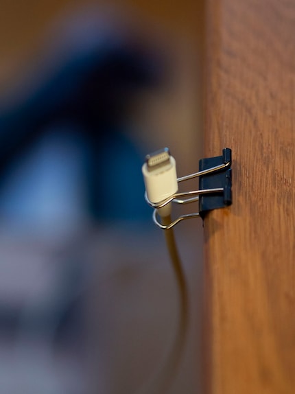 De oplaadkabel is altijd bij de hand.