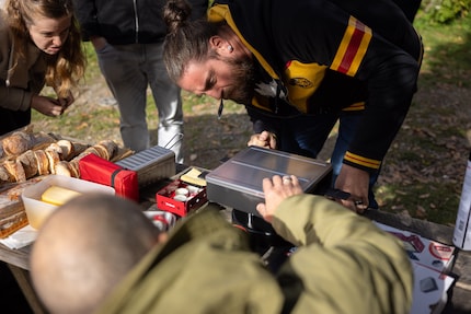 Moet het zo zijn? Veel koks bederven de bouillon. Veel redacteuren wachten op kaas.