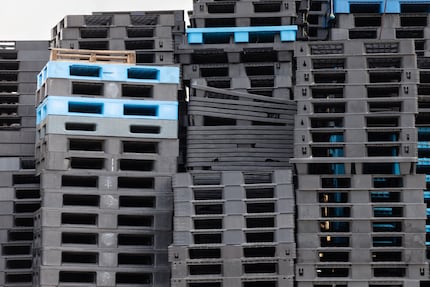 Downcycling: Aus dem Joghurtbecher wird eine Palette. Bleibt diese lange im Umlauf, ist das ökologisch sinnvoll.