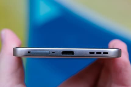 Kaum noch Rahmen um den USB-C-Anschluss.