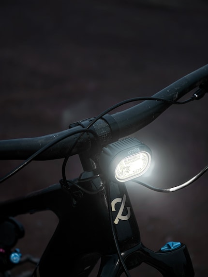 Das neue kompakte Frontlicht wird als erstes bei Amflow-Bikes verbaut.