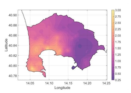 Carte sismique | Carte d'amplification haute résolution de l'amplification du site de la zone rouge sur les Champs Phlégréens. Les valeurs supérieures à un indiquent une amplification des ondes sismiques, les valeurs inférieures à un une atténuation.