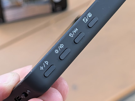 Alle Knöpfe sind gleich und mehrfach belegt.