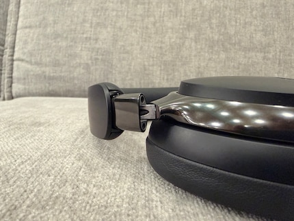 Das Scharnier ist etwas klapperig.