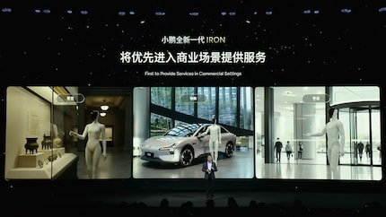 Xpeng vede i suoi robot come guide e ai banchi della reception.