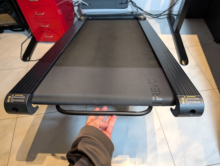 Das Laufband ist schnell weggerollt.
