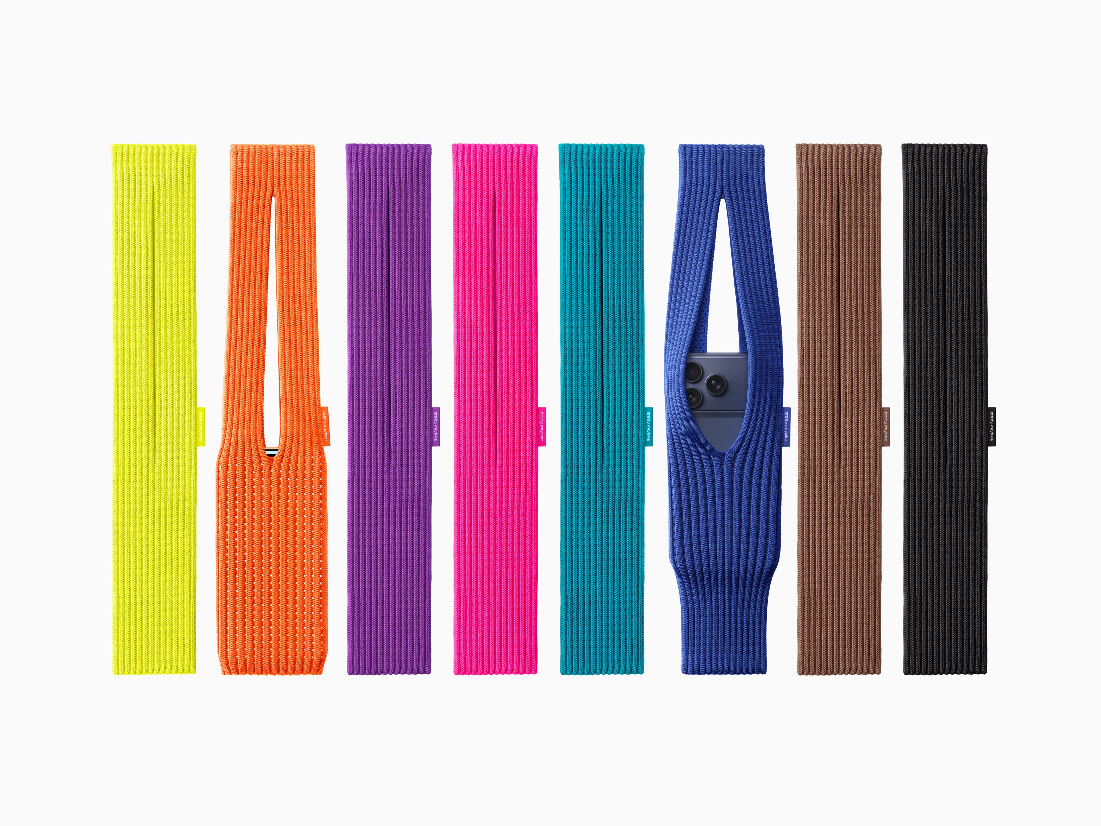 Apple iPhone Pocket ISSEY MIYAKE ピーコック iPhone Pocket: a piece of fabric costing 230 US dollars - Digitec