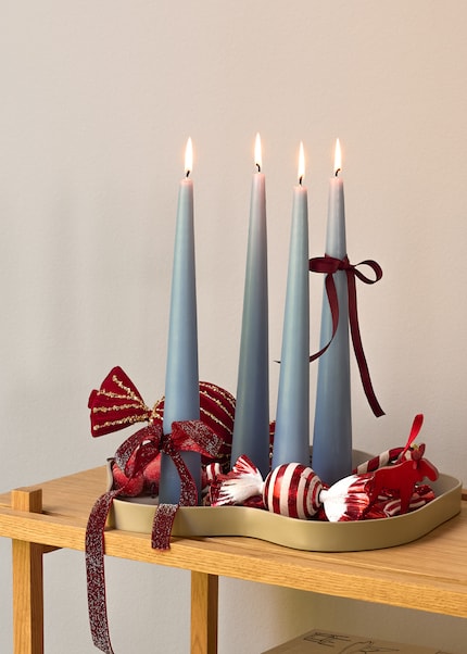 So wird ein Weihnachtskranz auf unkonventionelle Art serviert.