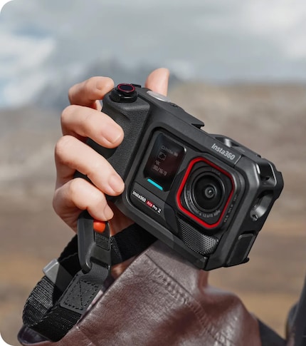Le module «Xplorer Pro Grip» ajoute plusieurs commandes ainsi que des possibilités de connexion à la caméra.