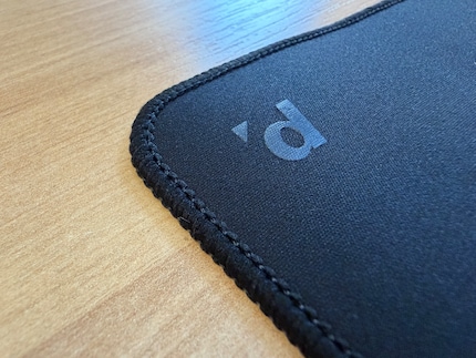 A sewn edge ensures that the mouse mat looks good for longer.