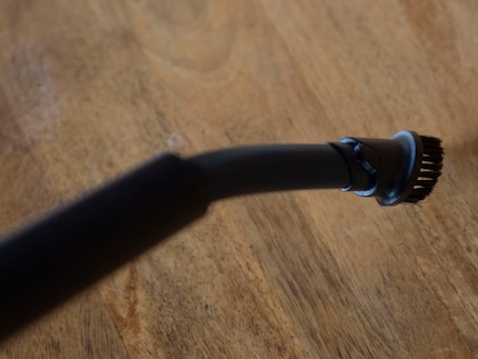 Het buigbare verlengstuk veert recht terug in zijn oorspronkelijke vorm.