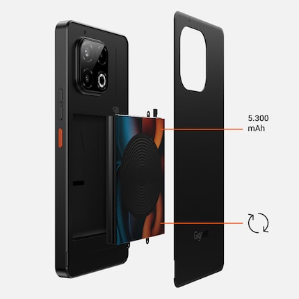 Die Rückseite ist für den Akkutausch abnehmbar.