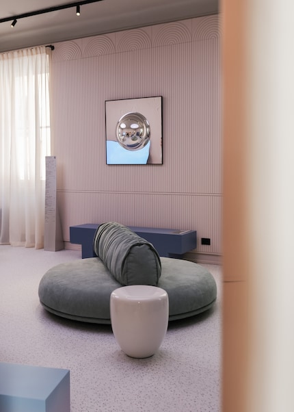 Die runde Form verlangt, dass dieses Modell die Wand freihält.