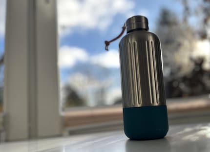 Das Paracordband lässt sich einfach tauschen, wenn es einmal nötig wird.