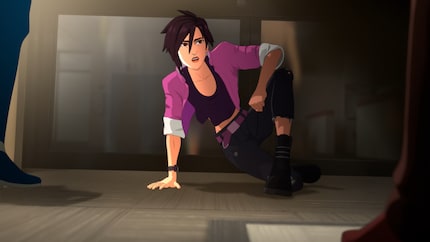 Invisigal betritt die Bühne: chaotisch, verletzlich und sofort faszinierend.