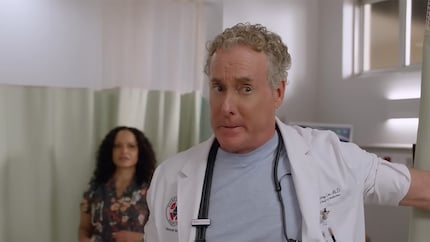 Auch das Traumgespann aus «Chief of Medicine» Dr. Cox und Krankenschwester Carla ist am Start.