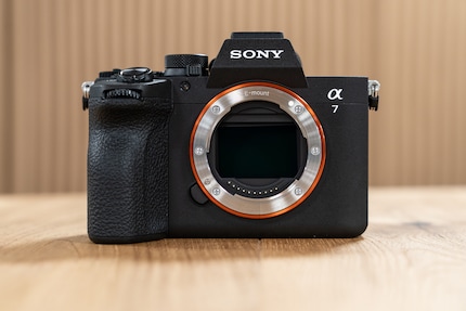 Die Alpha 7 V ist eine runde Kamera zu einem fairen Preis.