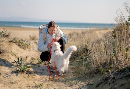 Leine(n) los: Chris Gasser auf Reisen mit Louis.