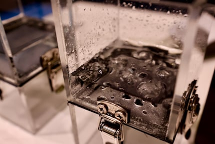 In a small plastic container, you can see how air penetrates the fabric while the water stays outside.