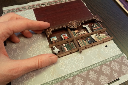 Das erste Regal ist schon nach wenigen Minuten fertig.