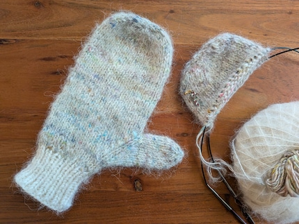 In einer Woche habe ich bereits den ersten Handschuh der LC Mittens fertig gestrickt.