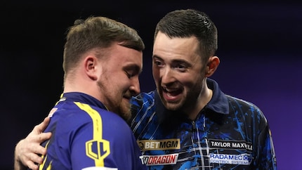 Luke Littler und Luke Humphries dominieren die Saison 2025 und gehen als Topfavoriten in die WM 2026.