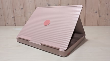 Der Ständer kann in nur einer Position fixiert werden.