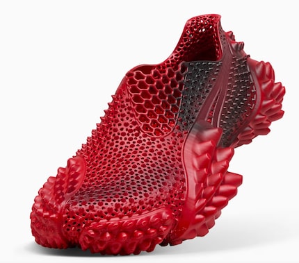 Zurückhaltend und dezent ist er sicher nicht, der A$AP Rocky × Puma Mostro 3D.