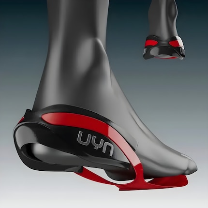 Die Kunststoffplatte umschliesst die Ferse und gibt guten Halt.