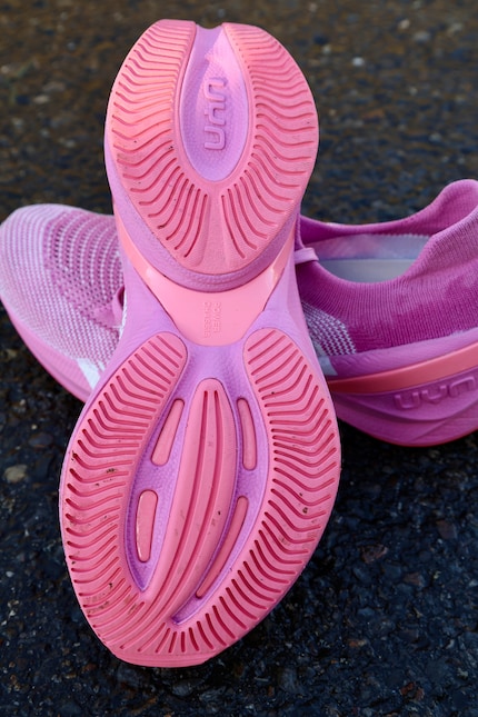 Durch die Hufeisenform der Ferse wird der Druck beim Auftreten reduziert.