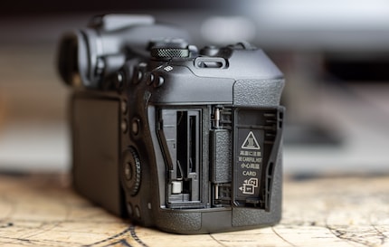 Neue Kartenslots: einmal CFexpress, einmal SD.