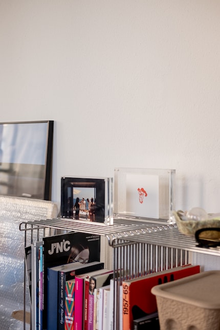 Dank magnetischer Anziehungskraft halten die Acrylplatten zusammen.