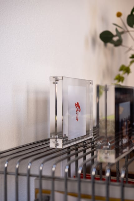 Die klaren, freistehenden Acrylblöcke eignen sich für Fotos, Bilder und andere filigrane Einlagen.