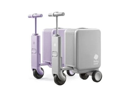The trolley offers space for hand luggage. Thanks to the rechargeable battery, it becomes a mobile base for children.