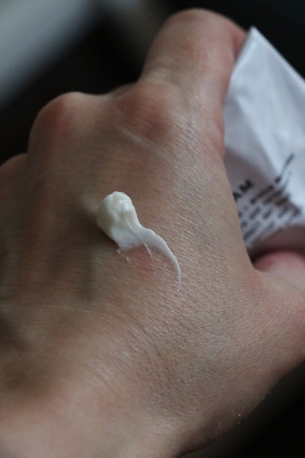 Gepflegte Hände ohne schmierige Handinnenflächen: Besonders als Handcreme hat sich das Produkt die letzten Wochen wieder bewährt.