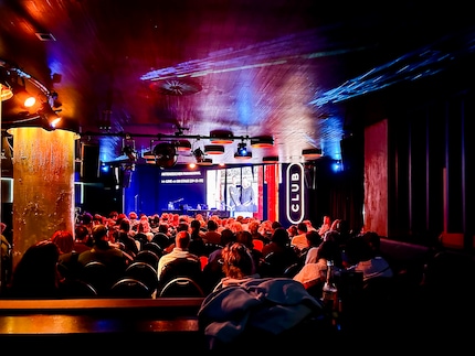 Der «Kent Club» ist fast bis auf den letzten Platz ausverkauft.