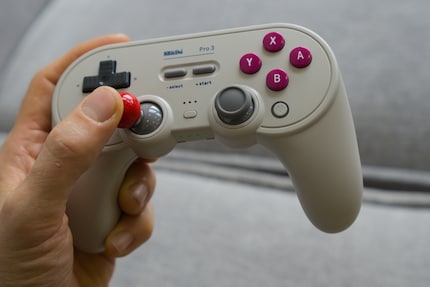 Dank TMR-Technologie sind die Sticks präzise und langlebig.